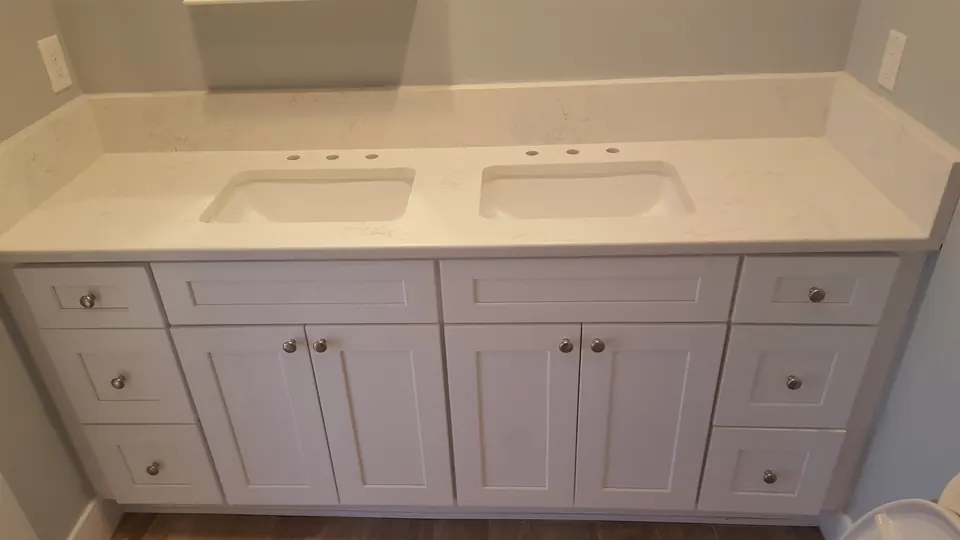 White double vanity with quartz top